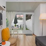 Lovely & Bright Family Flat W/ Patio Apartmán