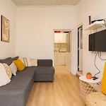 Lovely & Bright Family Flat W/ Patio Apartament Lizbona